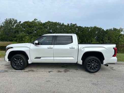 Used 2025 Toyota Tundra Platinum AWD/4WD image 3