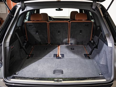 Certified 2025 Audi Q7 3.0T Premium Plus image 17