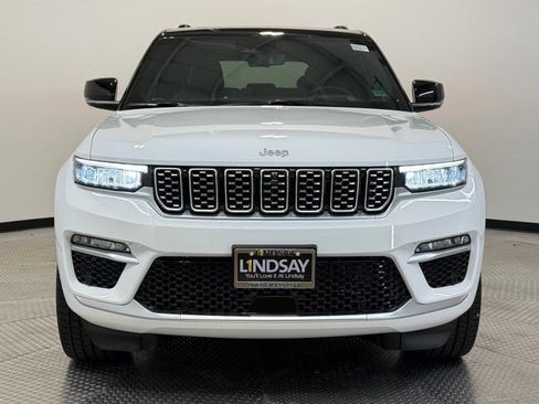 New 2025 Jeep Grand Cherokee Summit image 2