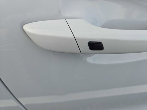 Used 2020 Hyundai Veloster Turbo R-Spec image 11