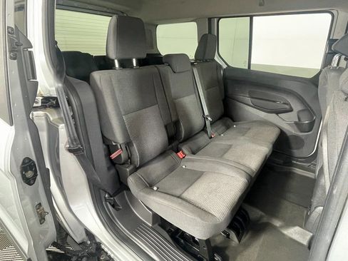 Used 2016 Ford Transit Connect XL image 10