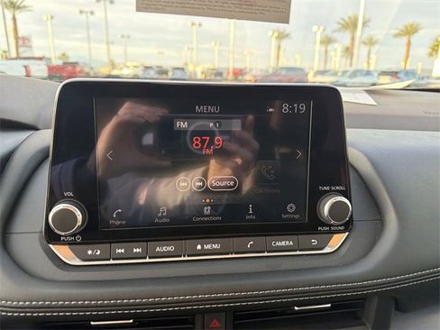 Used 2023 Nissan Rogue SV image 20