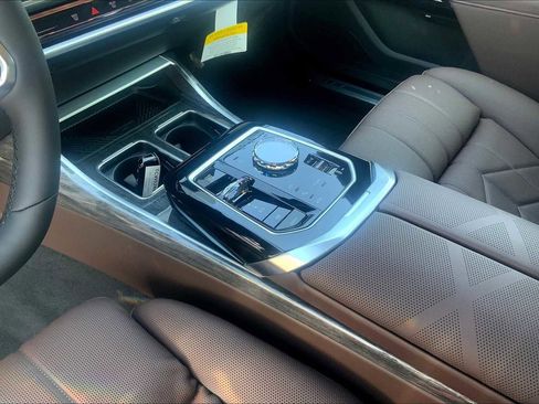 New 2026 BMW 750e xDrive w/ Executive Package image 8