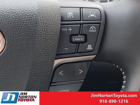 Used 2025 Toyota Camry SE w/ Convenience Package AWD/4WD image 29