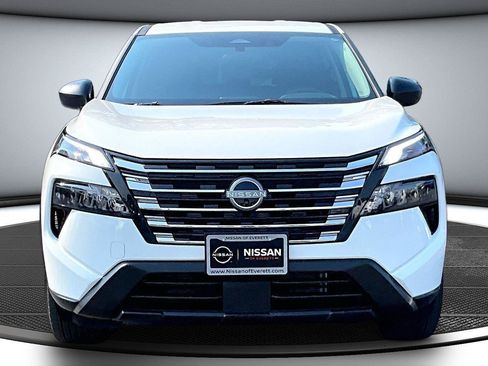 Used 2025 Nissan Rogue S AWD/4WD image 3