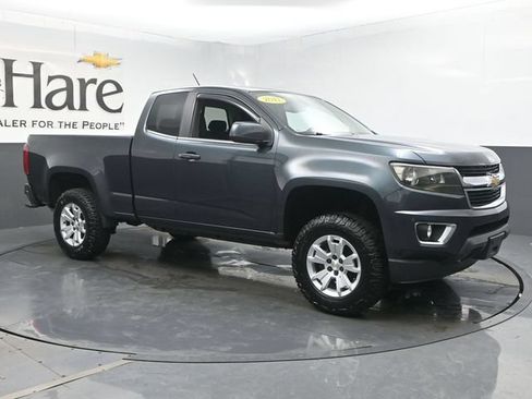 Used 2017 Chevrolet Colorado LT w/ LT Convenience Package RWD image 6