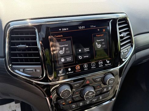 Used 2021 Jeep Grand Cherokee Laredo X AWD/4WD image 30