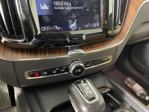 Used 2020 Volvo XC60 T5 Inscription w/ Protection Package Premier AWD/4WD image 8