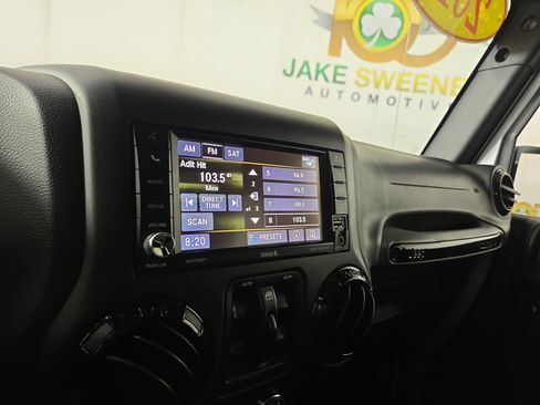Used 2015 Jeep Wrangler Unlimited Sahara AWD/4WD image 20