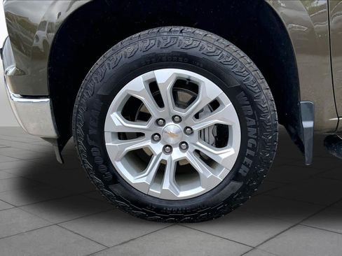 Used 2023 Chevrolet Silverado 1500 LTZ AWD/4WD image 11