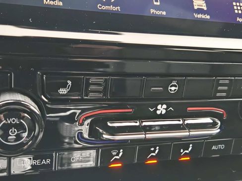 New 2025 Jeep Grand Cherokee Limited AWD/4WD image 26