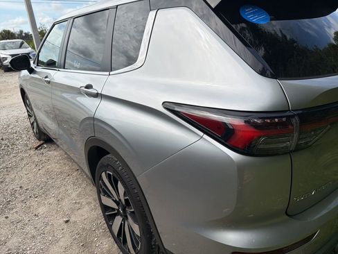 Used 2025 Mitsubishi Outlander SE FWD image 8