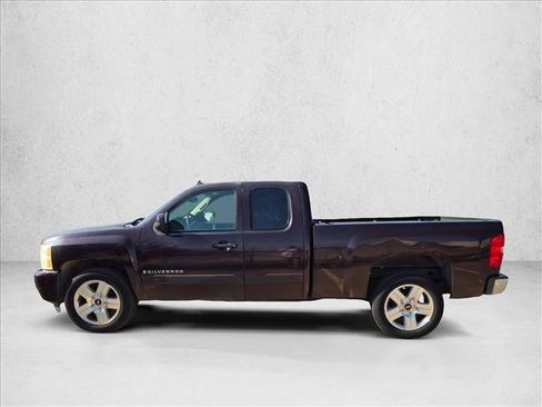 Used 2008 Chevrolet Silverado 1500 LT w/ Texas Edition RWD image 8