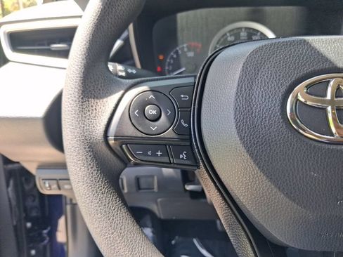 Used 2020 Toyota Corolla LE FWD image 18