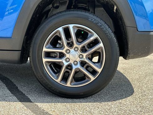 Used 2019 Jeep Compass Latitude FWD image 14