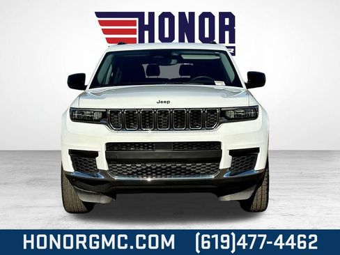 Used 2023 Jeep Grand Cherokee L Laredo image 8