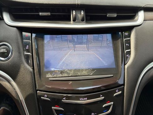 Used 2018 Cadillac XTS Luxury FWD image 16