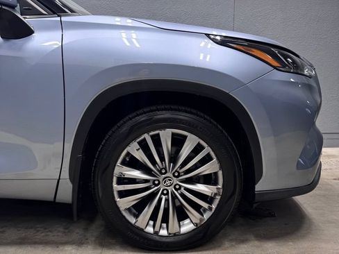 Used 2021 Toyota Highlander Platinum AWD/4WD image 47