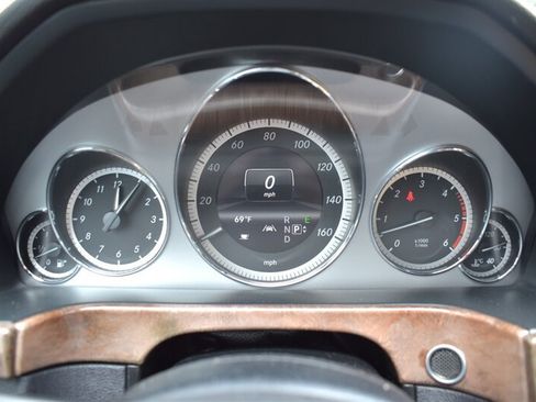 Used 2013 Mercedes-Benz E 350 BlueTEC Sedan image 19