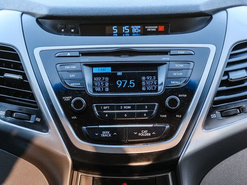 Used 2016 Hyundai Elantra SE FWD image 15