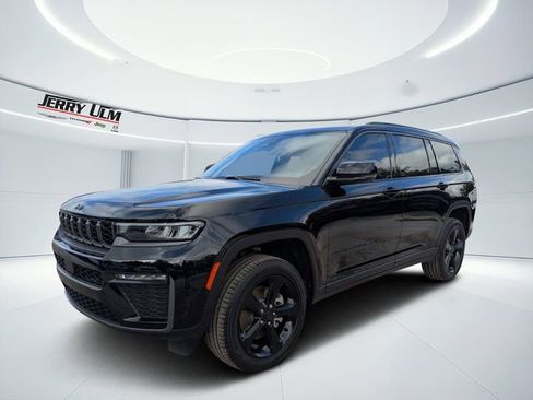 New 2026 Jeep Grand Cherokee L Limited w/ Limited Altitude Package AWD/4WD image 7