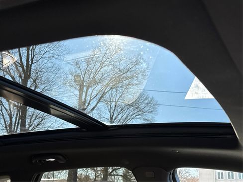 Used 2017 Cadillac XT5 Luxury w/ Driver Awareness Package image 19