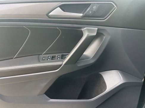 Used 2023 Volkswagen Tiguan SE image 23