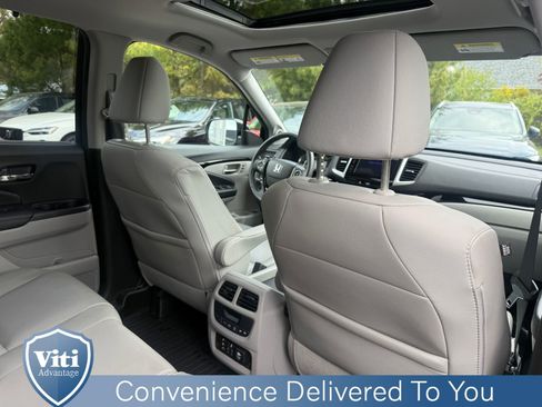 Used 2018 Honda Pilot Touring image 27