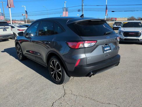 Used 2022 Ford Escape SE w/ SE Sport Appearance Package image 6