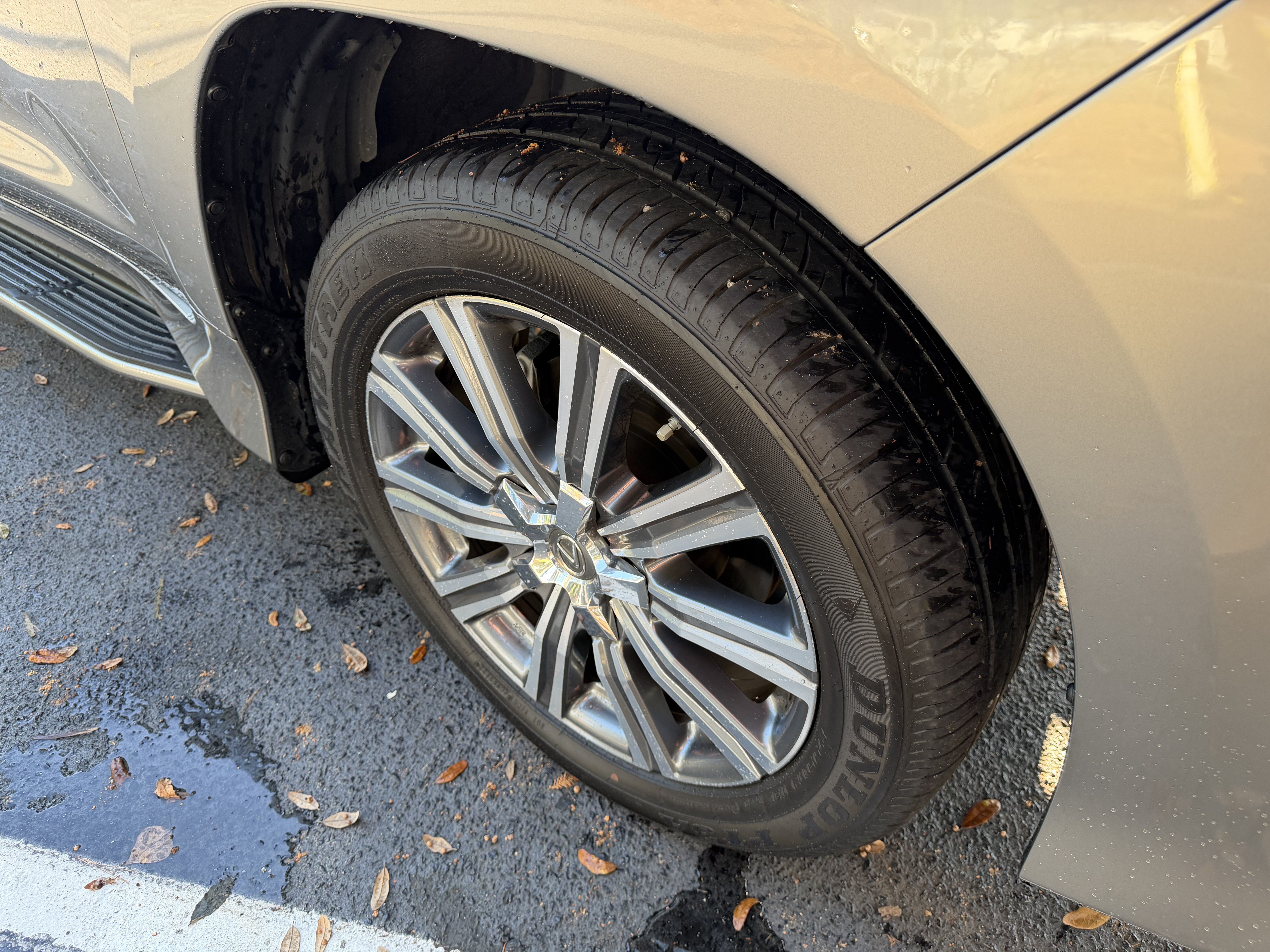 Used 2017 Lexus LX 570 4WD w/ Luxury Package image 11
