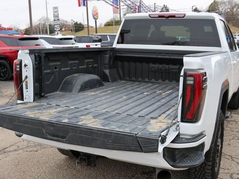 Used 2025 GMC Sierra 2500 AT4 image 8