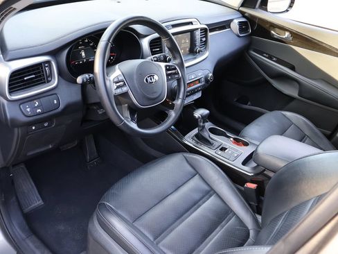 Used 2019 Kia Sorento EX FWD image 17
