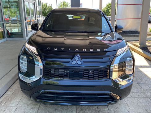 New 2026 Mitsubishi Outlander LE AWD/4WD image 2