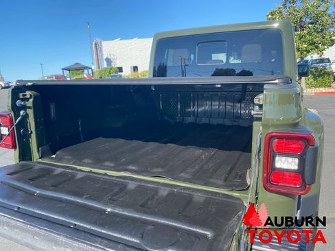 Used 2021 Jeep Gladiator Rubicon w/ Uconnect 4C Nav & Sound Group AWD/4WD image 13
