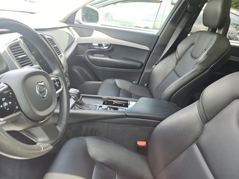 Used 2021 Volvo XC90 T5 Momentum w/ Protection Package Premier FWD image 6