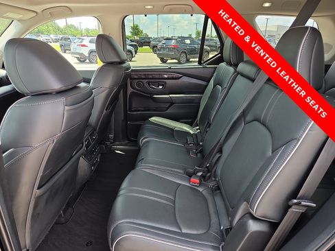 Used 2023 Honda Pilot Elite image 11