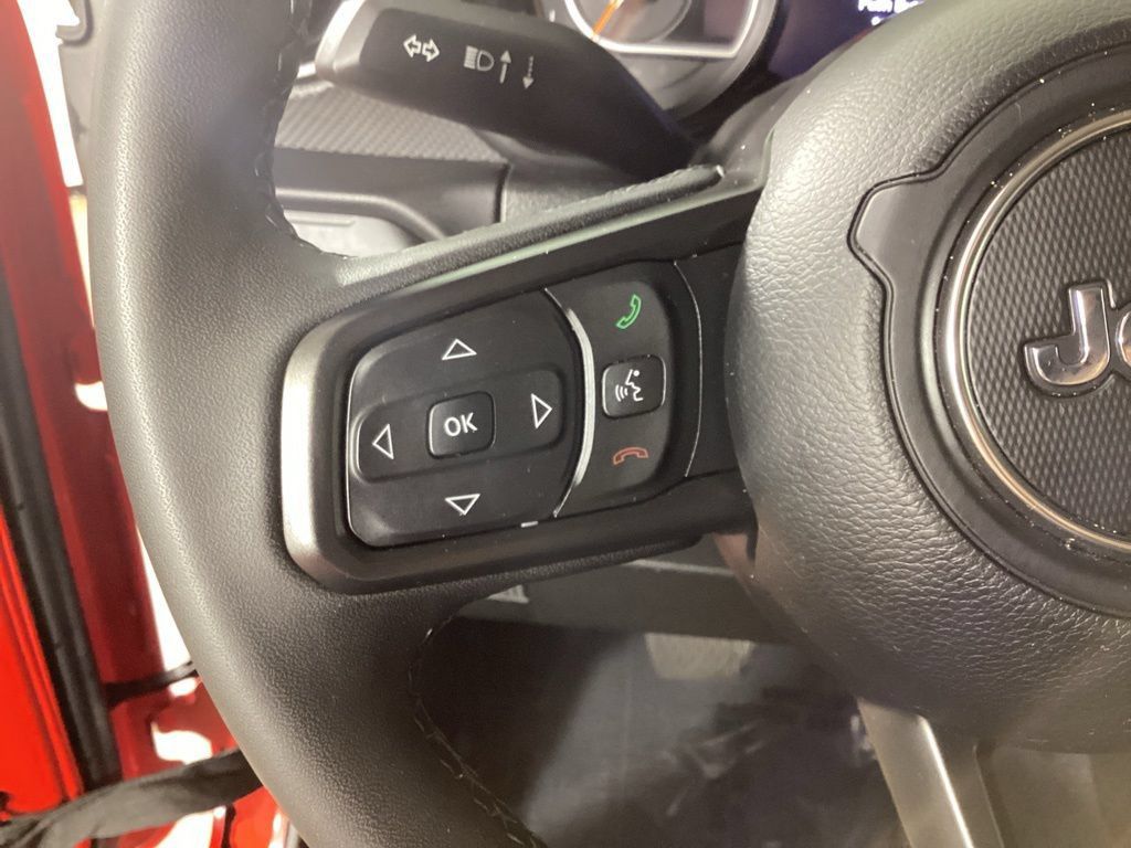 Used 2026 Jeep Wrangler Unlimited Rubicon AWD/4WD image 14