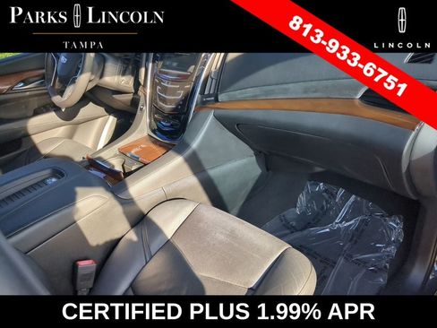 Used 2018 Cadillac Escalade Luxury AWD/4WD image 10