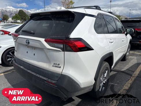 Used 2024 Toyota RAV4 XLE w/ Convenience Package image 12