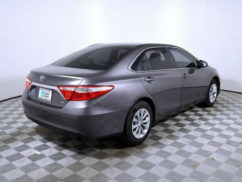 Used 2016 Toyota Camry LE FWD image 7