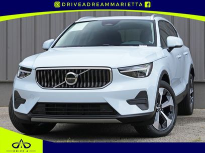 Used 2025 Volvo XC40 B5 Core w/ Climate Package