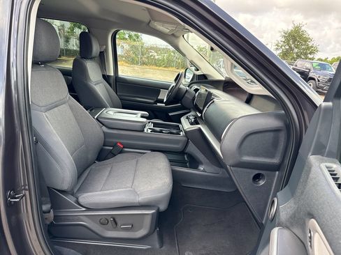 Used 2025 Ford Expedition Active RWD image 28