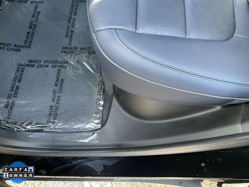 Used 2022 Chevrolet Bolt EUV LT w/ Convenience Package image 26