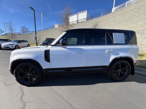 Certified 2023 Land Rover Defender 110 V8 image 4