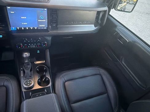 Used 2025 Ford Bronco Badlands AWD/4WD image 22