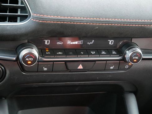 Used 2024 MAZDA MAZDA3 s image 23