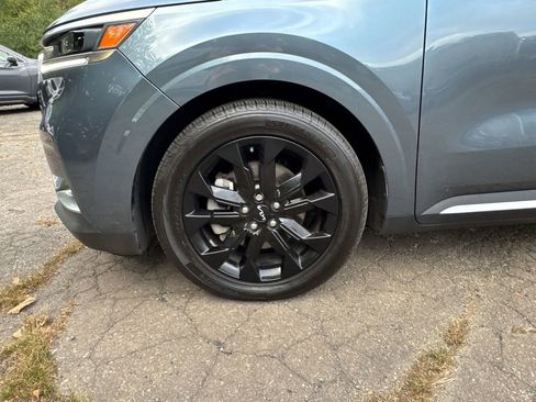 Used 2024 Kia Carnival SX image 10