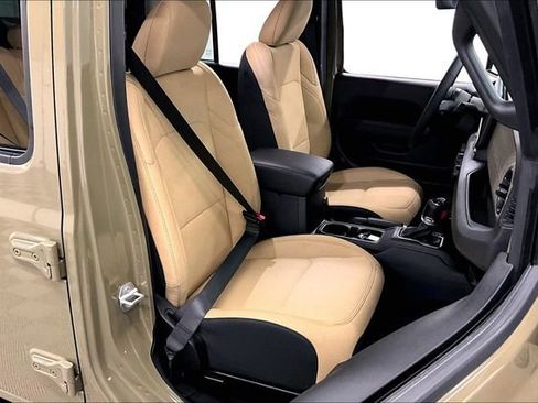 Used 2026 Jeep Gladiator Willys AWD/4WD image 8