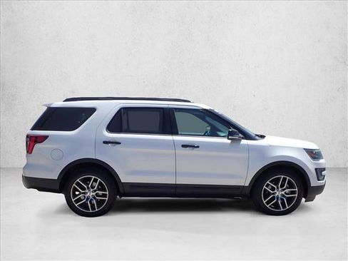 Used 2016 Ford Explorer Sport w/ Equipment Group 401A AWD/4WD image 5