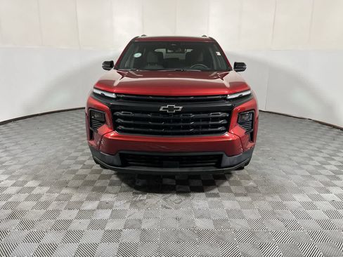 Used 2025 Chevrolet Traverse LT w/ Midnight/Sport Edition FWD image 3